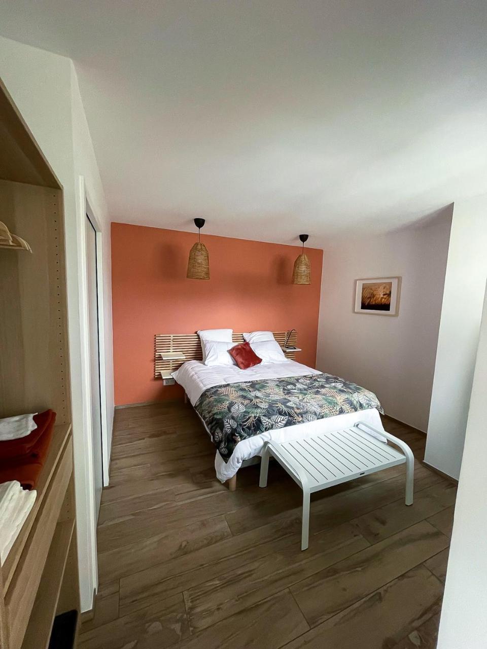 Appartements Guesthouse1 Et Guesthouse2 Sword Beach Colleville-Montgomery Eksteriør bilde
