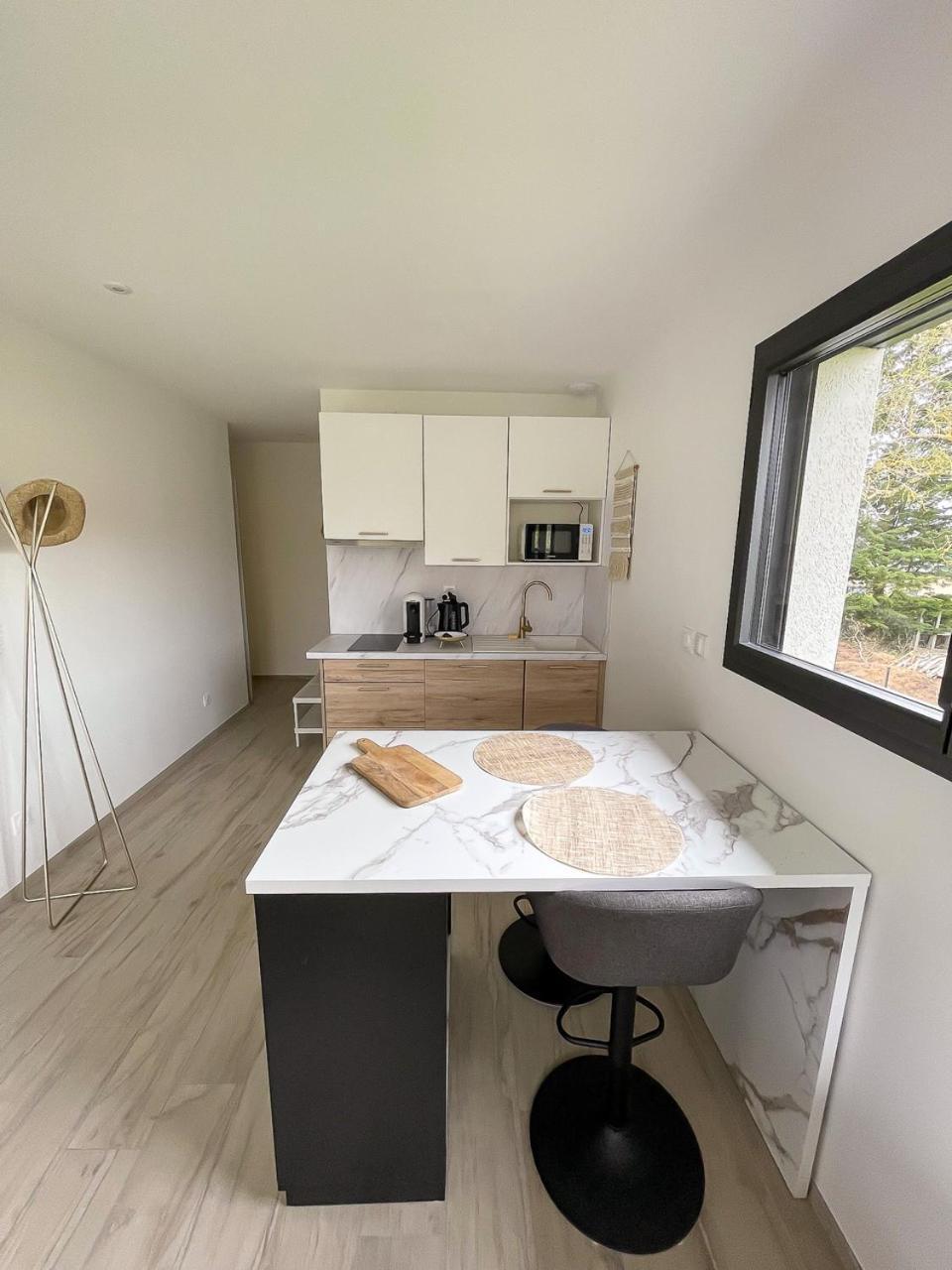 Appartements Guesthouse1 Et Guesthouse2 Sword Beach Colleville-Montgomery Eksteriør bilde