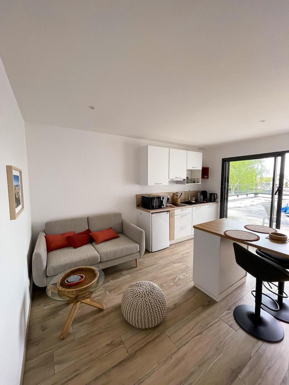 Appartements Guesthouse1 Et Guesthouse2 Sword Beach Colleville-Montgomery Eksteriør bilde