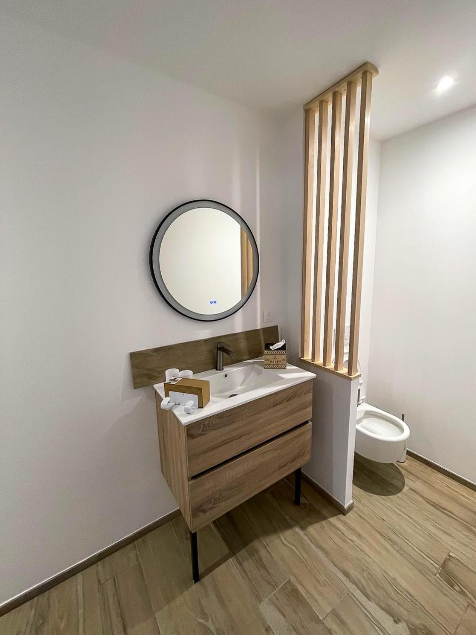 Appartements Guesthouse1 Et Guesthouse2 Sword Beach Colleville-Montgomery Eksteriør bilde