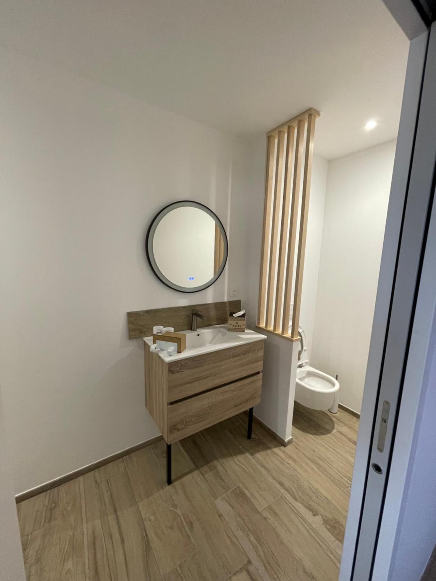 Appartements Guesthouse1 Et Guesthouse2 Sword Beach Colleville-Montgomery Eksteriør bilde