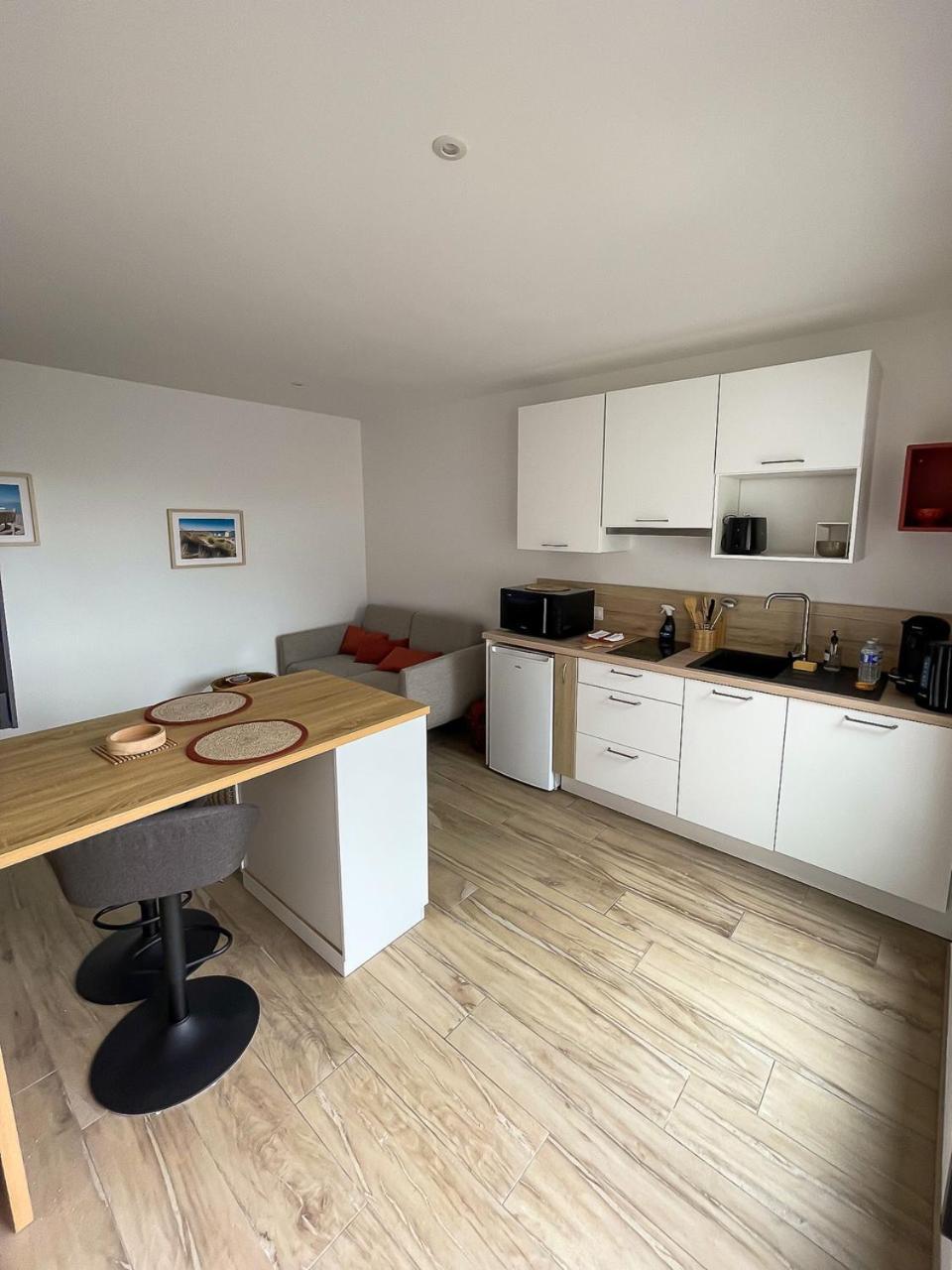 Appartements Guesthouse1 Et Guesthouse2 Sword Beach Colleville-Montgomery Eksteriør bilde
